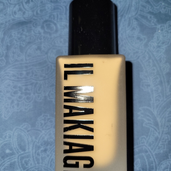 BRAND-NEW IL Makiage Woke Up Like This Liquid Foundation, Shade 060 - Picture 2 of 2